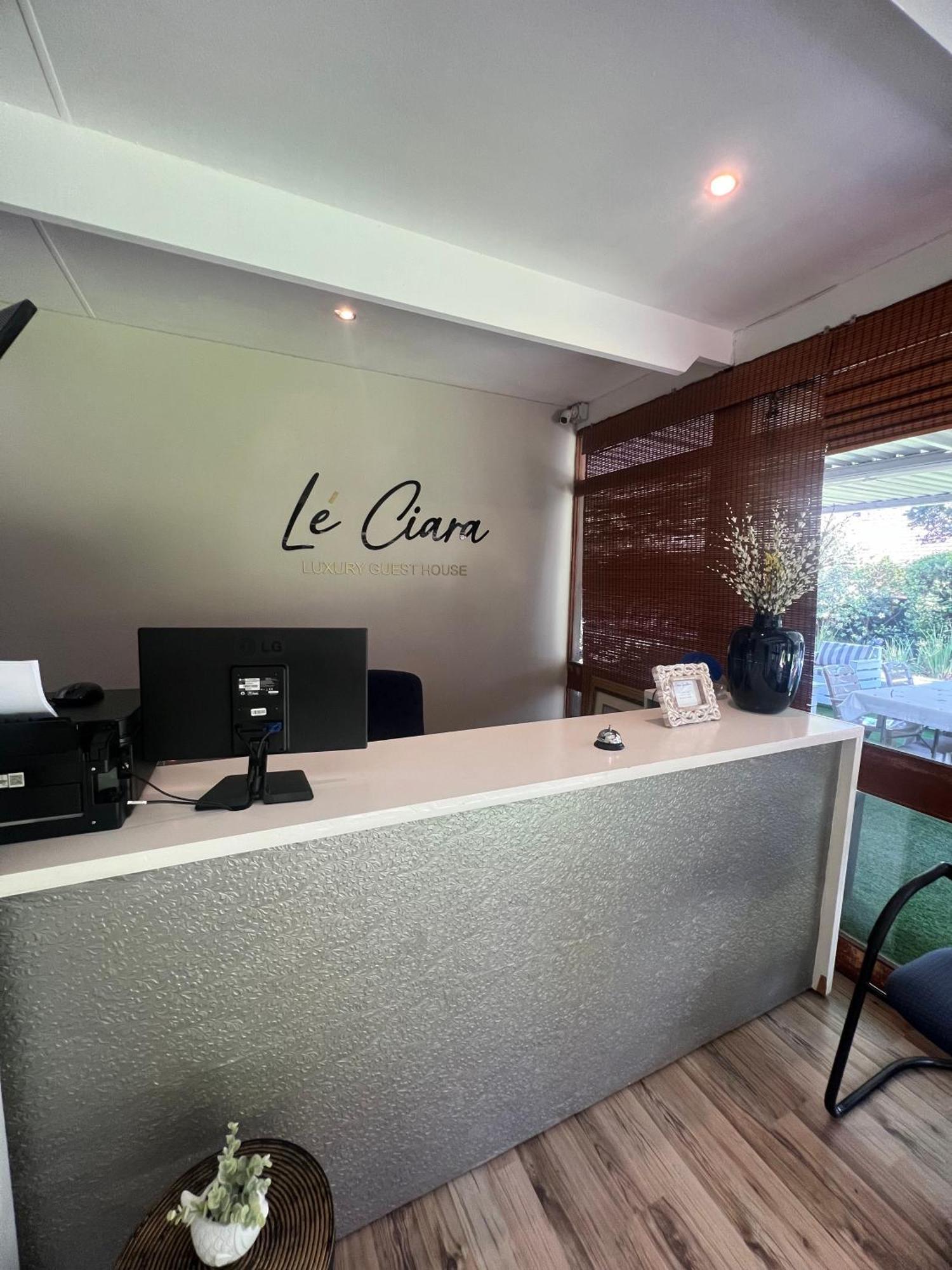 Le'Ciara Luxury Guest House Joanesburgo Exterior foto